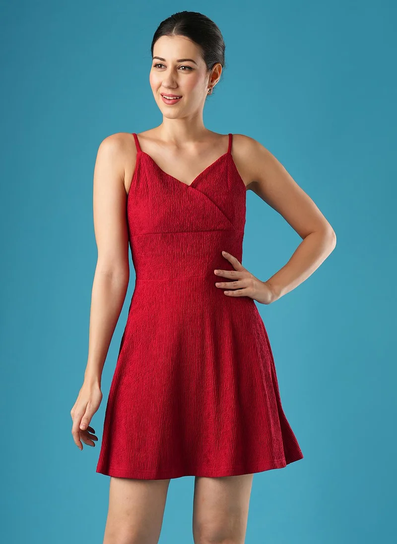 جلو باص فستان قصير نسائي بحمالات من جلوبس